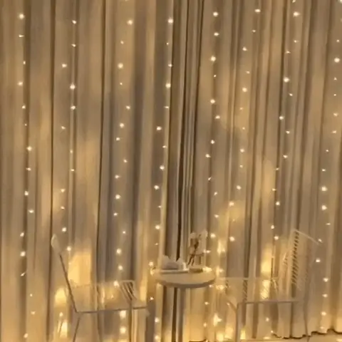 CurtainLED - zavesa s 300 LED svjetala