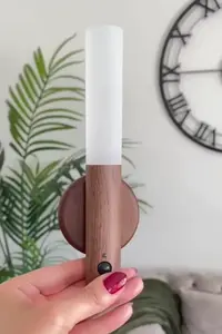 Elegantna magnetna svjetiljka s ugrađenim senzorom